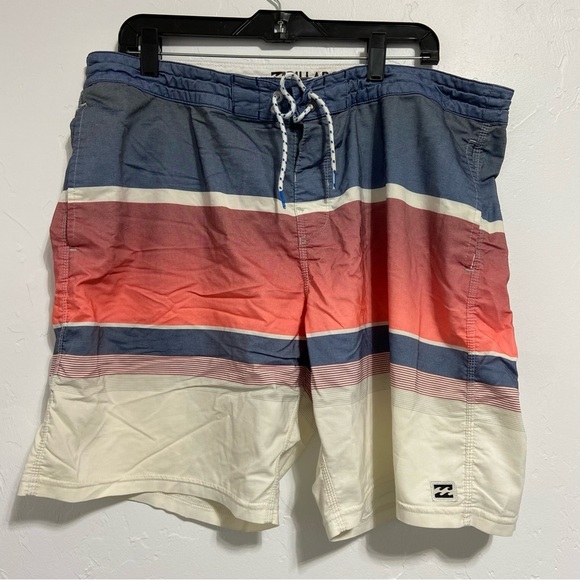 Billabong Men's Board Shorts Swim Shorts Trunks Size 38 - Picture 1 of 6